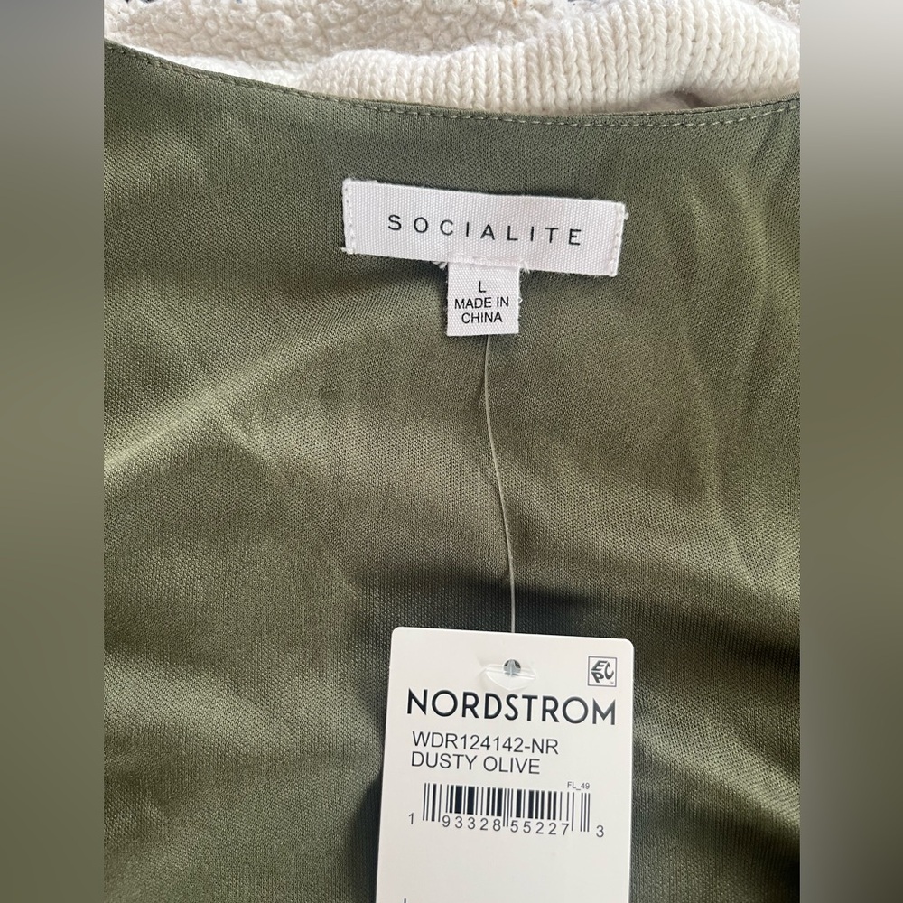 Socialite “Dusty” Olive Silky Smooth Long Sleeve Ruffle Dress Women’s Size L - Picture 4 of 16